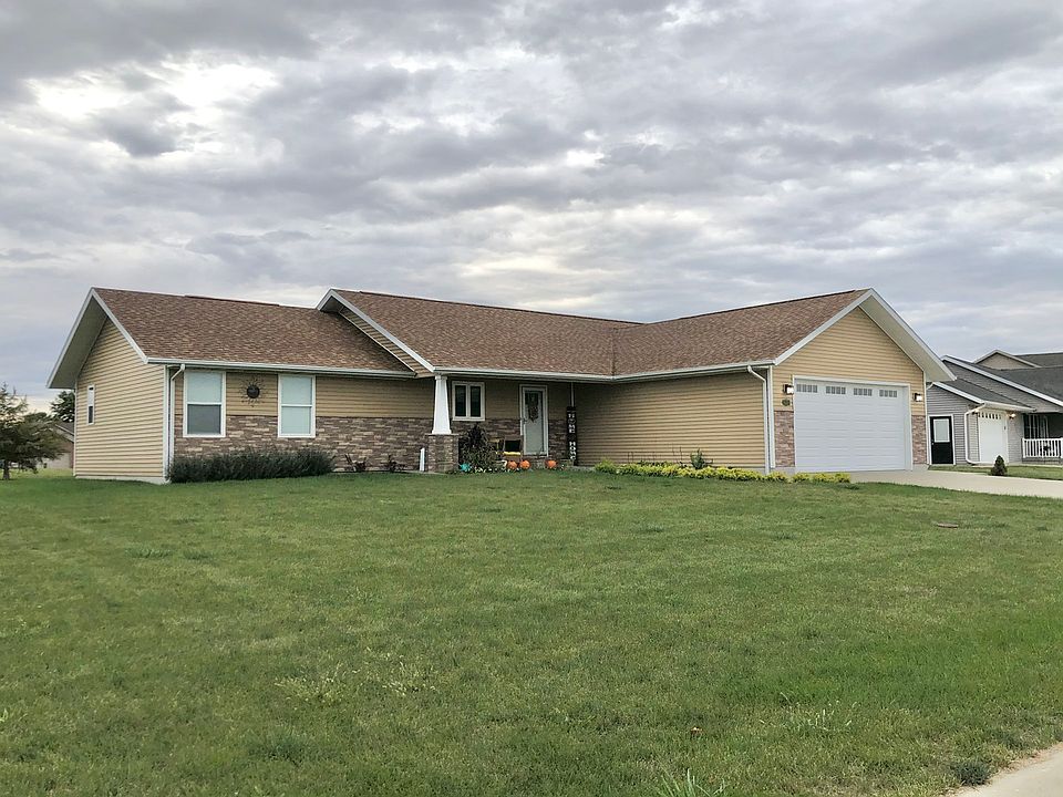 2nd image of 213 N Pointe Dr