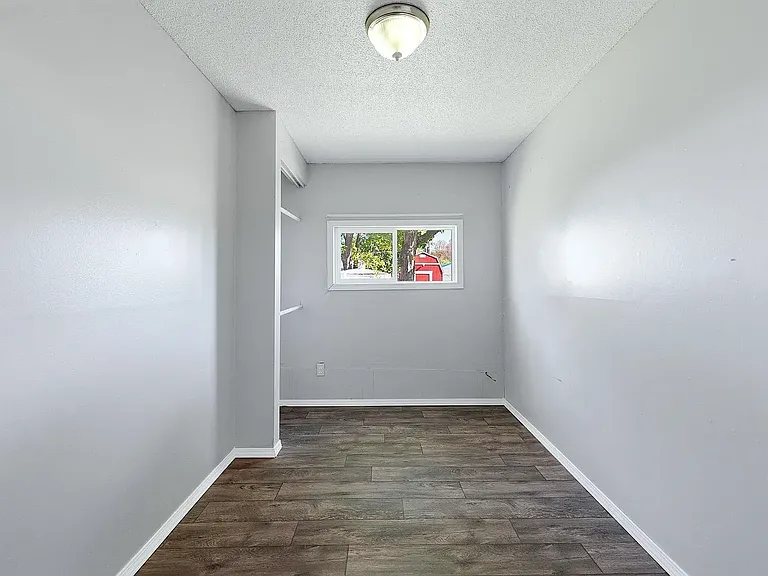 501 N Broadway St #D — Photo 5