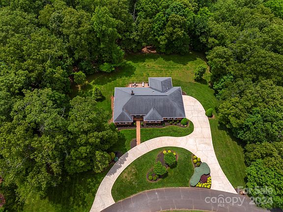 5th image of 228 Brookridge Dr