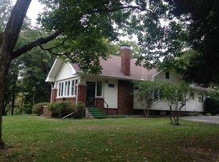 321 W. Sangamon, Petersburg, IL 62675