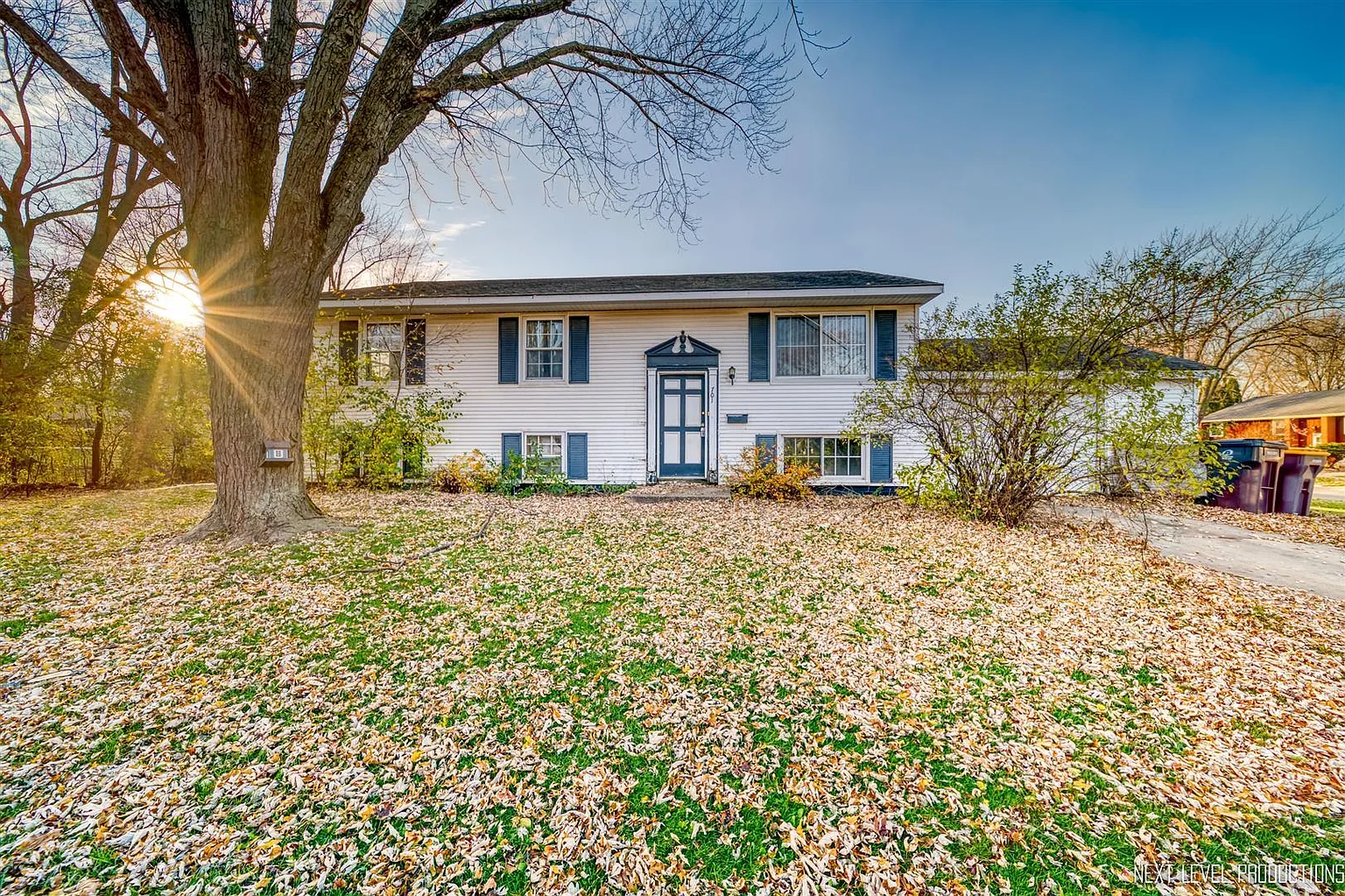 701 Surrey Dr photo 1