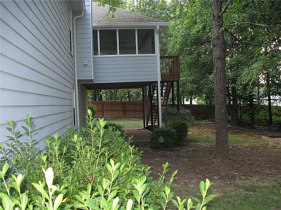 4th image of 1679 Peachcrest Ct