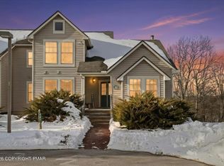 207 Sycamore Ct, Tannersville, PA 18372