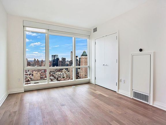 4th image of 460 W 42nd St APT 54N