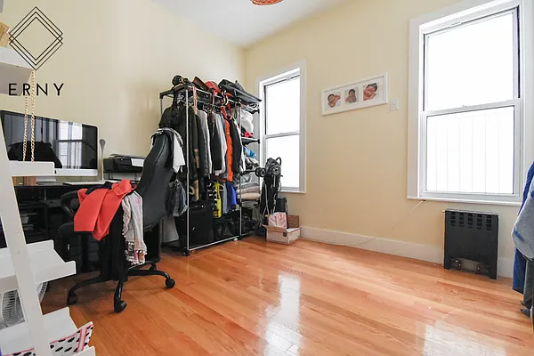 Rented by ERNY LLC | media 14