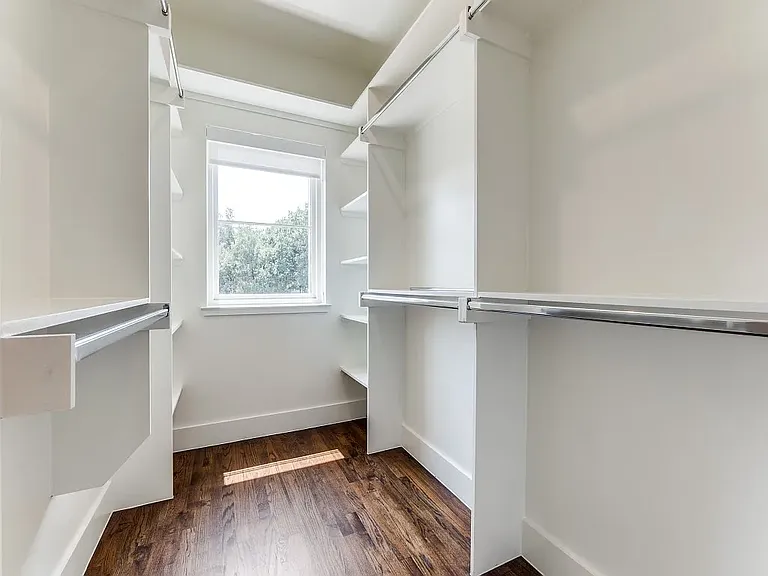 4200 University Blvd — Photo 17
