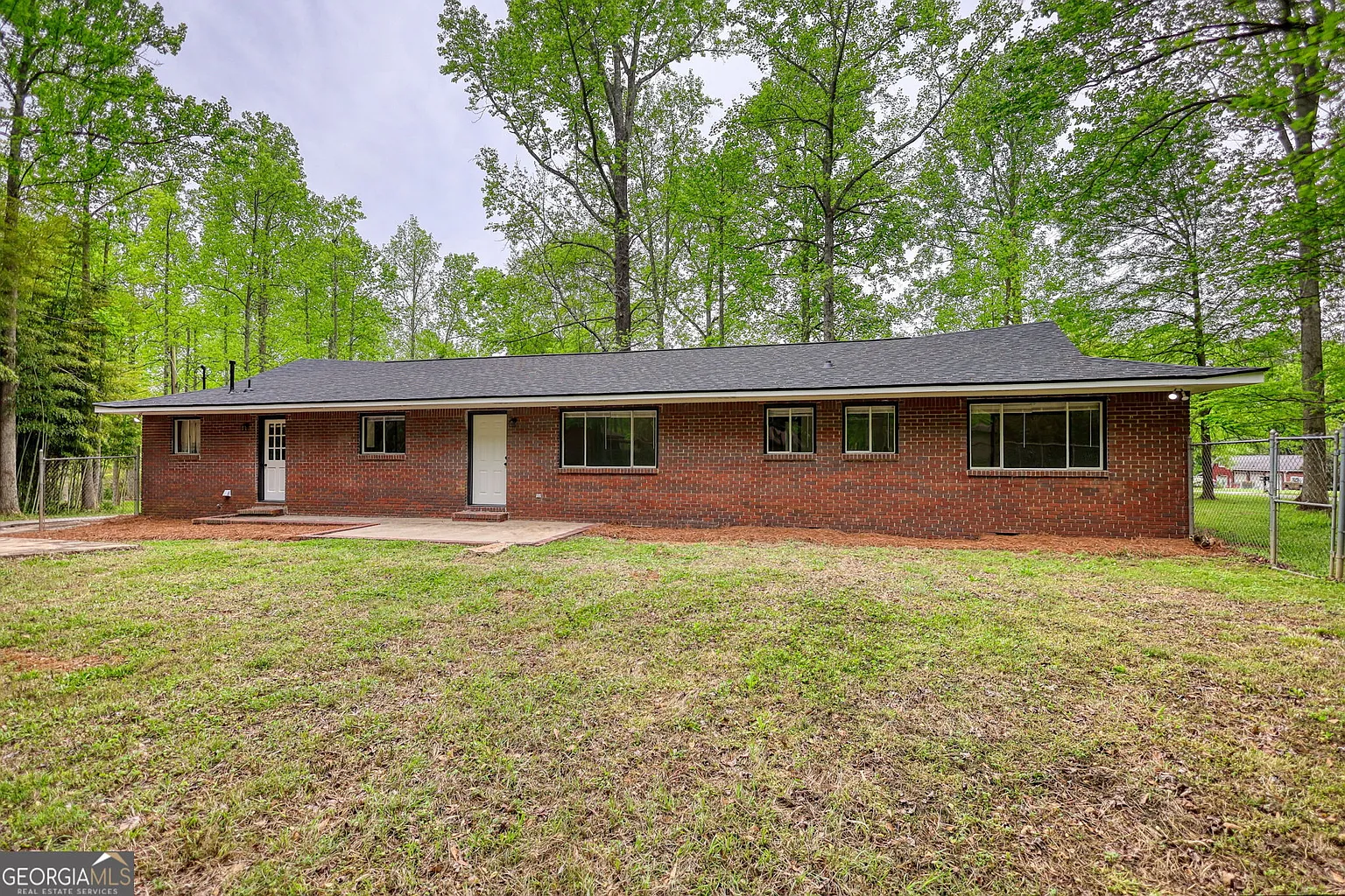 555 Joy St photo 1