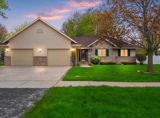 2298 Lost Dauphin Rd, De Pere, WI 54115