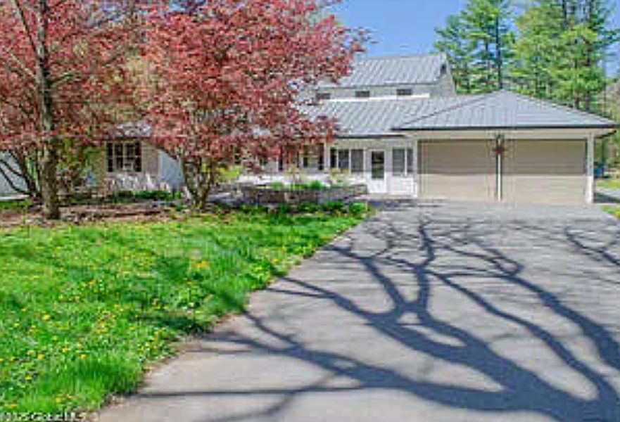 1st image of 32 Valk Rd APT 1