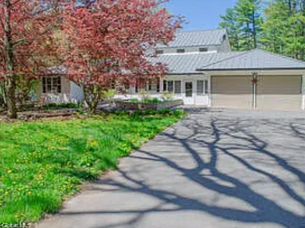 32 Valk Rd, Saugerties, NY