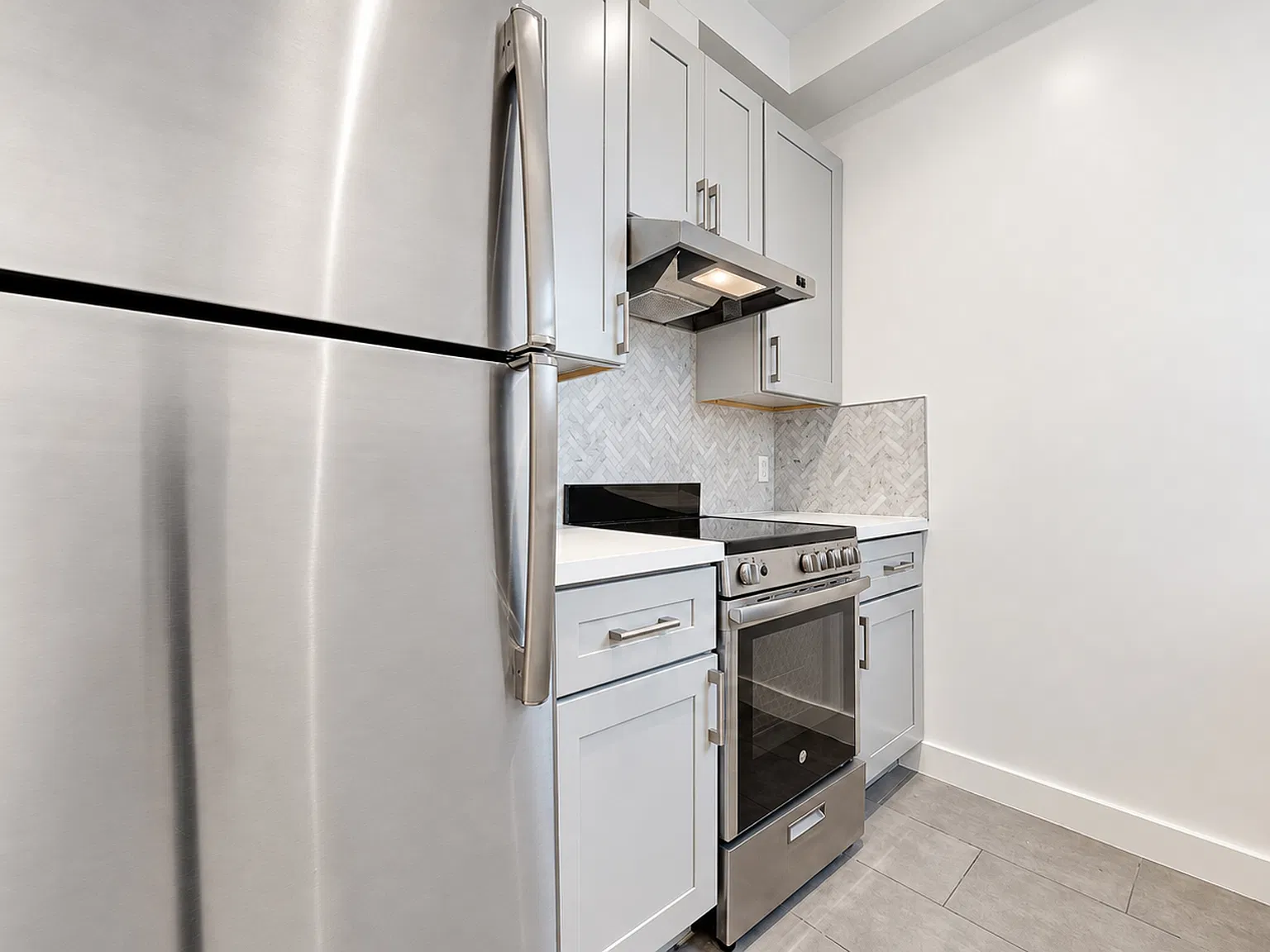 Cozy Nob Hill Studio with In-Unit Laundry | Pet Friendly — Photo 3