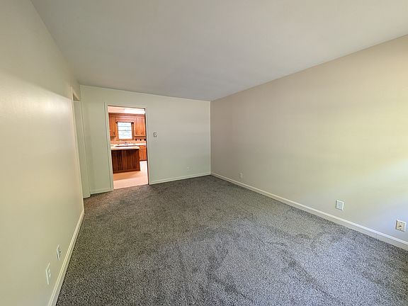 2nd image of 177 Grade St APT 2
