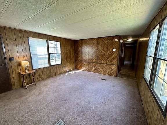 3rd image of 120 Crestmont Dr
