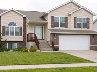 320 E Tartan Dr, North Liberty, IA 52317