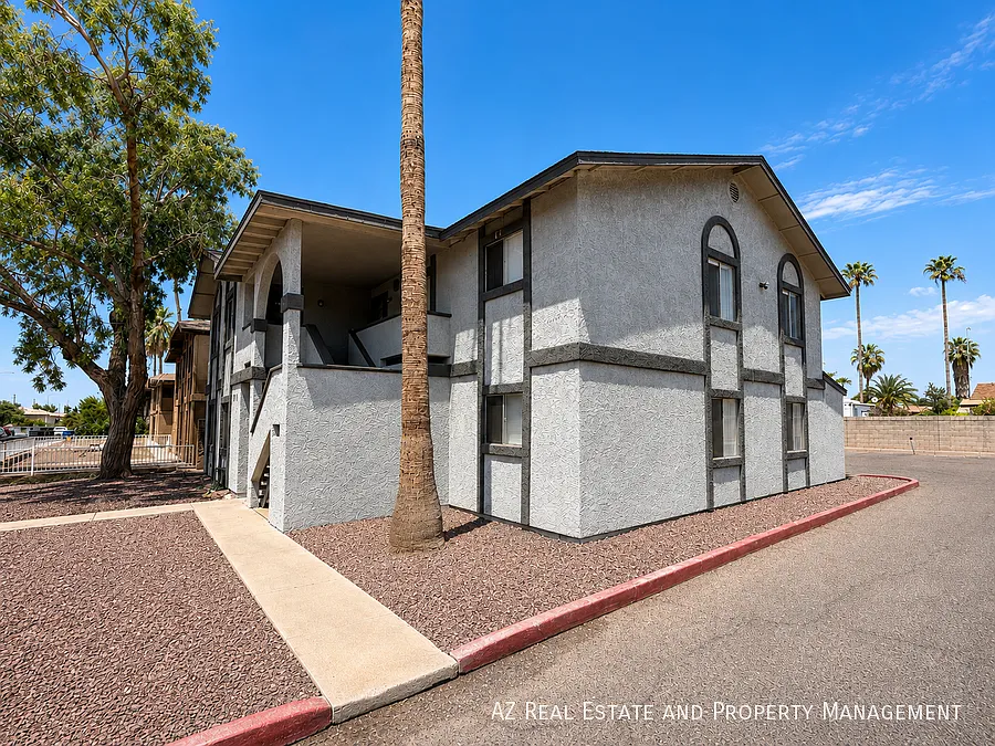 Move-In Special! Charming 2BR Mesa Condo First Month Free! — Photo 2