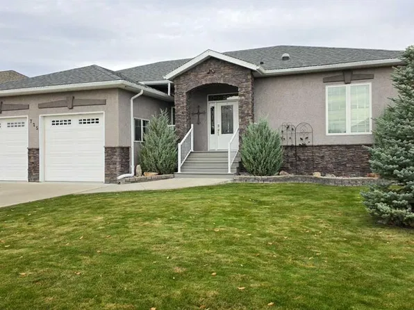 725 S 27th St, Fort Macleod, AB T0L 0Z0