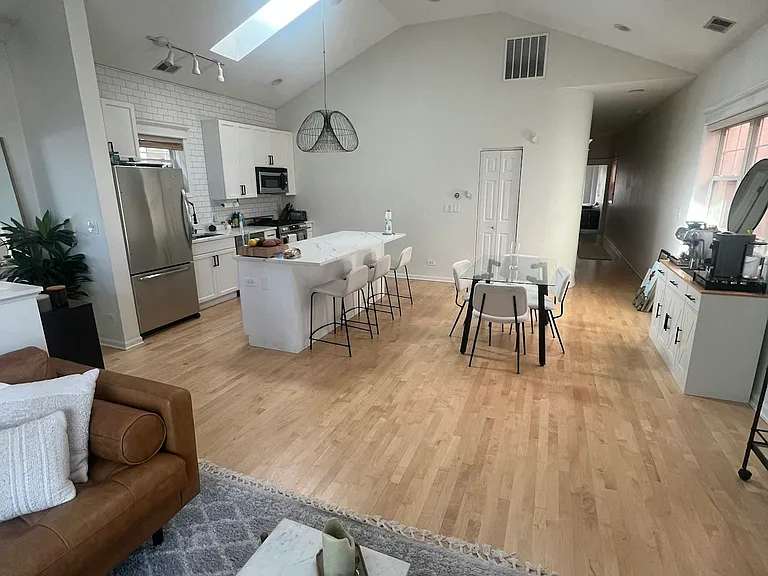 Kitchen/Dining Area