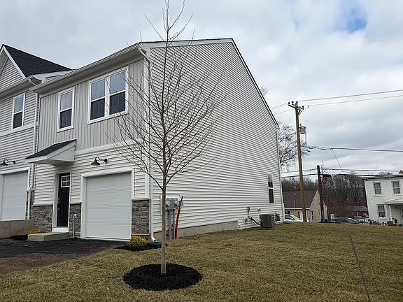 2nd image of 101 Victor Dr #1