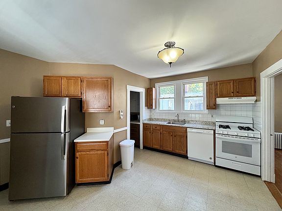 2nd image of 93 Flint St #2A