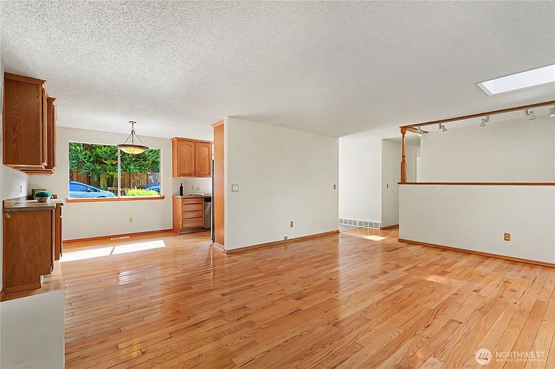 4th image of 11617 7th Avenue SW