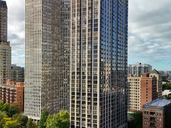 2650 N Lakeview Ave APT 1503