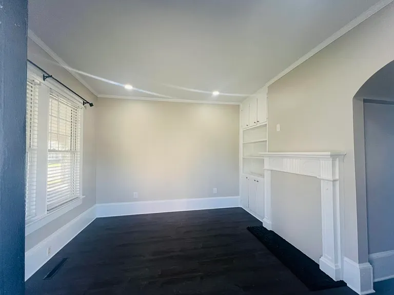 413 W James St — Photo 7