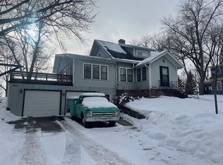 8425 Kennedy Memorial Dr, Saint Bonifacius, MN 55375