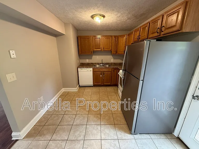 133 Walker St #4 — Photo 8