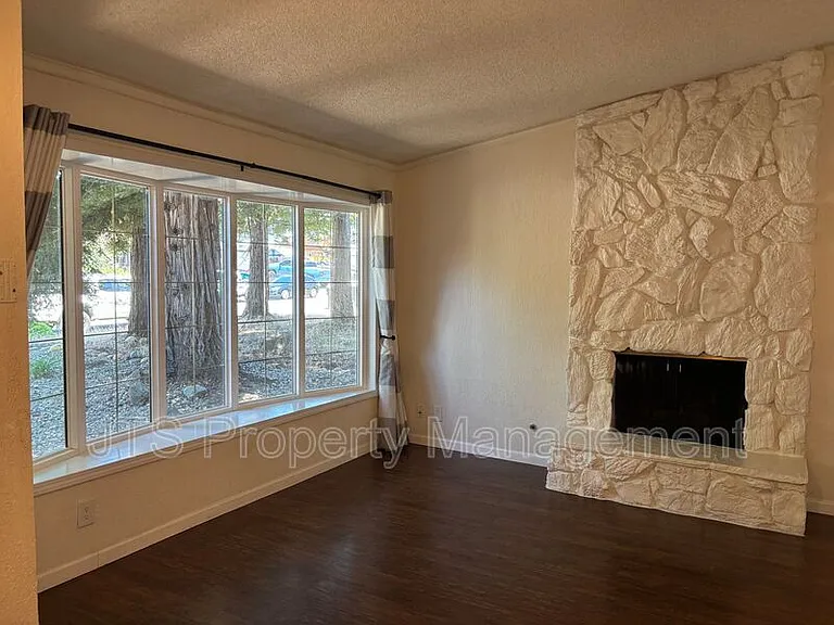 6830 Mellodora Dr — Photo 18
