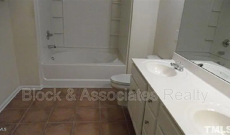 132 Linden Park Ln — Photo 3