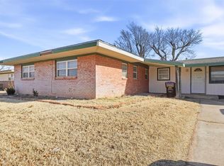212 Iroquois Trl, Foss, OK 73647