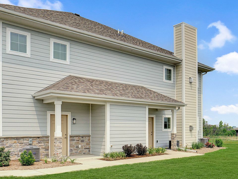 High Bluff at Creekwood Crossing | Luxury Apartment Living in Menomonee Falls, WI