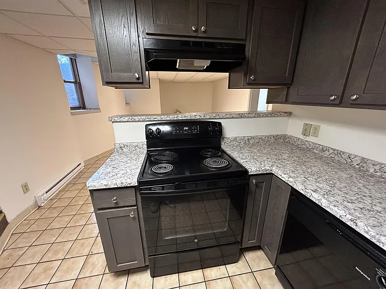 115 E Gorham St #4 — Photo 4