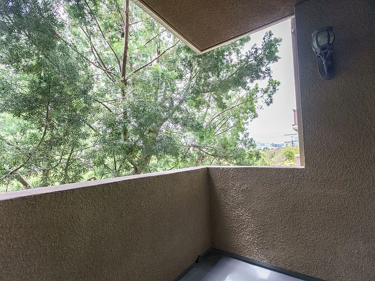 2245 Beverly Glen — Photo 92