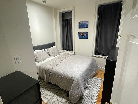 4th image of 219 W 16th St APT 1C