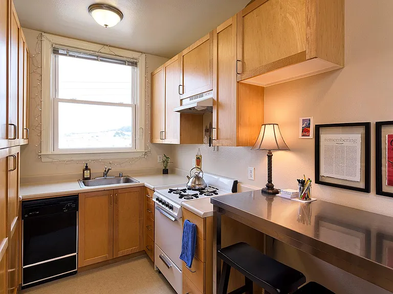 801 28th Ave #301 — Photo 4
