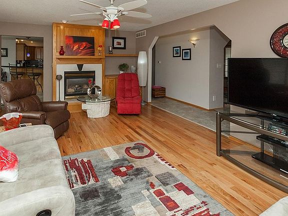 4th image of 420 Timberline Dr