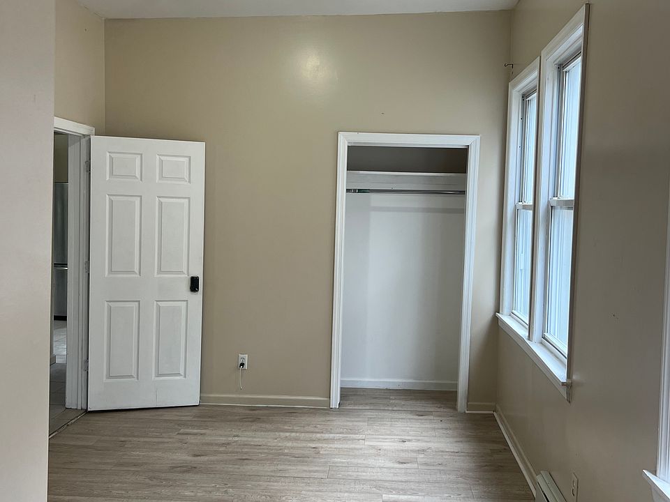 2nd image of 921 S 17th St Floor 2