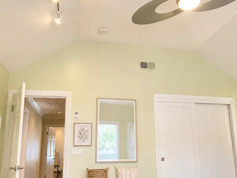 1613 Parkhills Ave — Photo 14