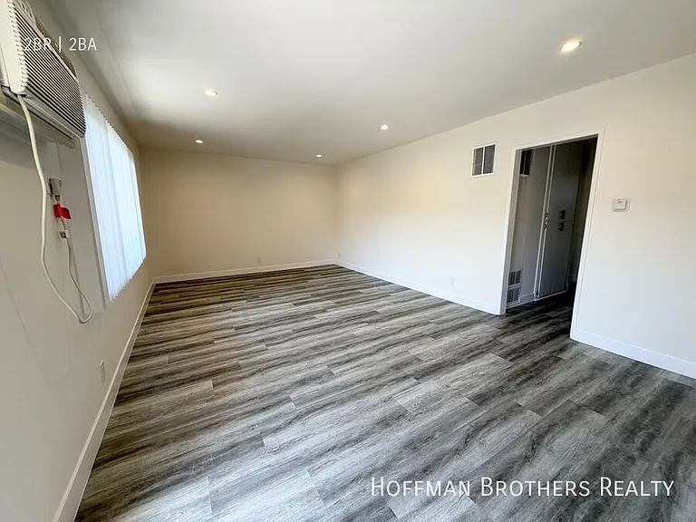 8143 Langdon Ave #216 — Photo 4
