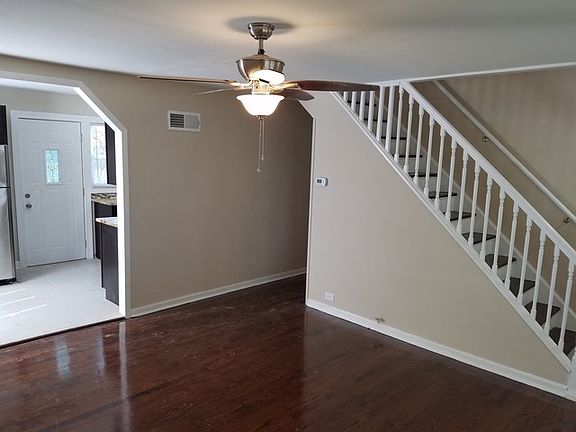 4th image of 522 Hyde Park Ave