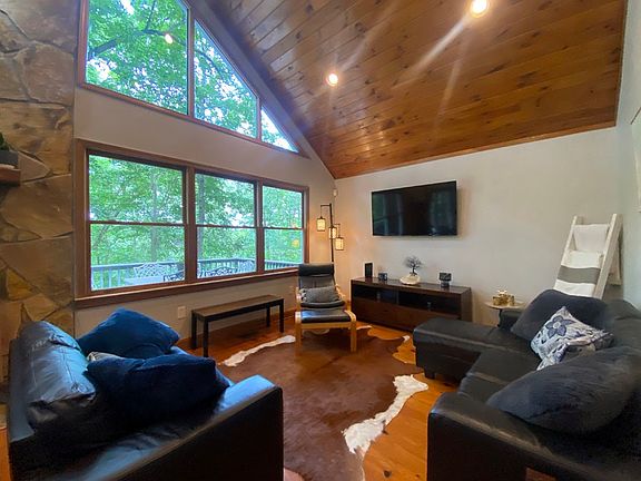 2nd image of 960 Knottywood Dr