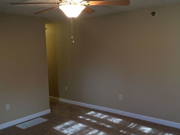 4th image of 2054 Lambertson Ln APT 6