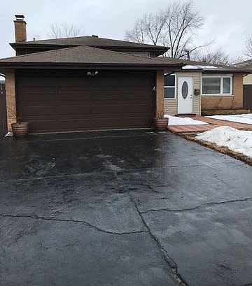 1st image of 11026 S Nagle Ave