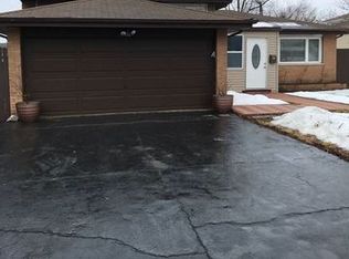 11026 S Nagle Ave, Worth, IL 60482