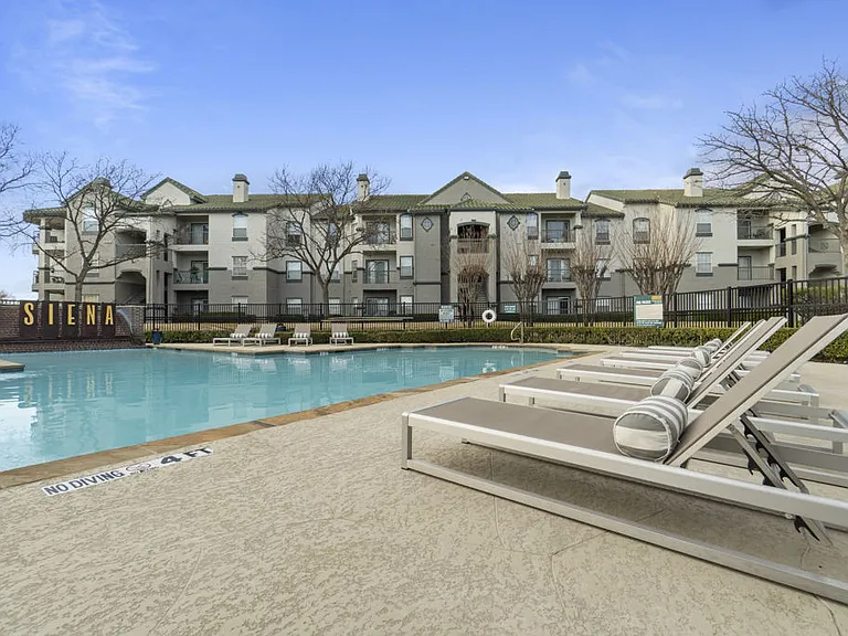Siena Apartments — Photo 7