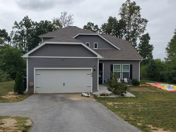 640 Ledger Dr, Hanover, PA 17331