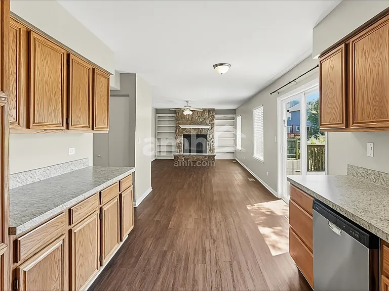 609 Red Barn Trl — Photo 3