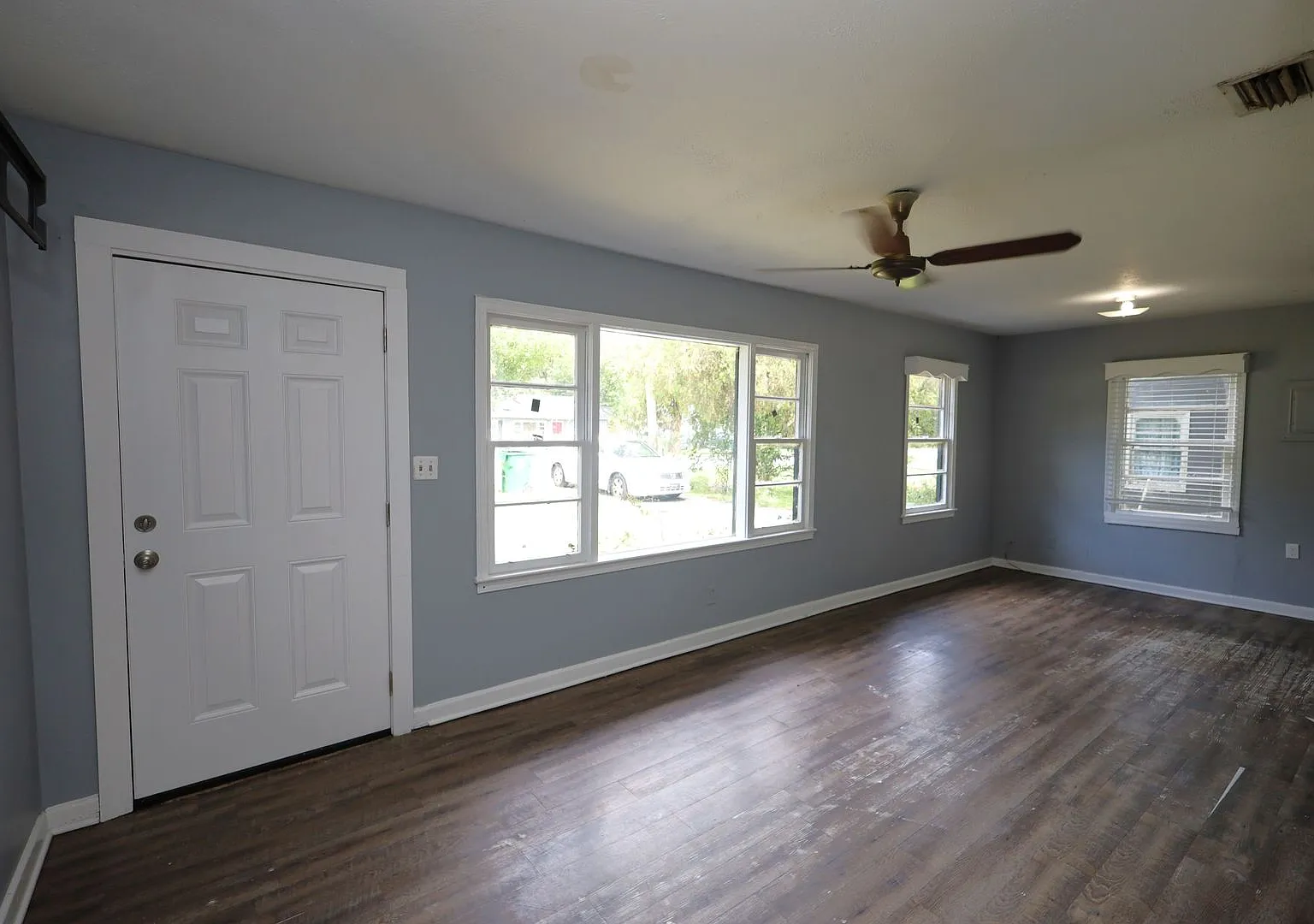 751 East Brookwood Place (HVP) — Photo 2
