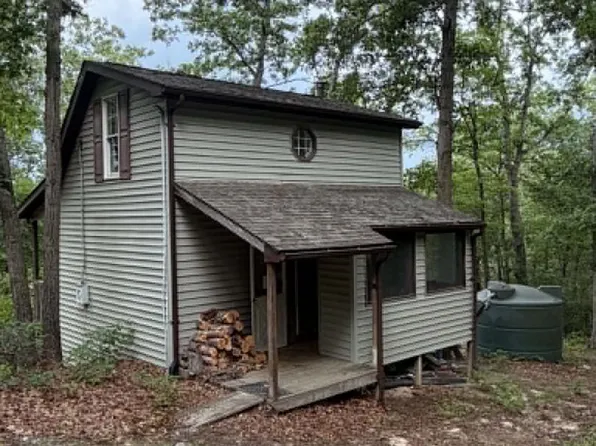 2011 Bear Garden Trl, Capon Bridge, WV 26711